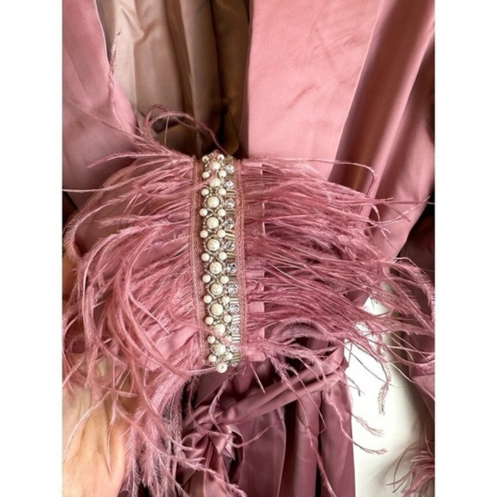 Naked Wardrobe 'The Statement' Silky Pink Duster SMLElegant Pink Feather - Picture 3 of 5